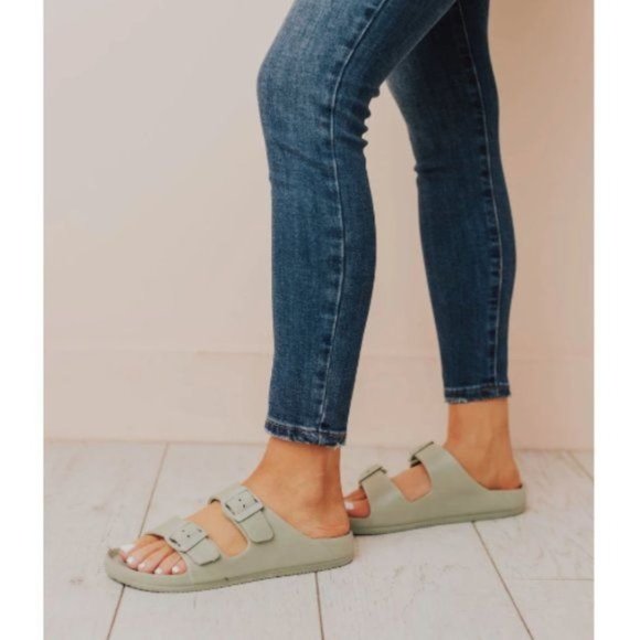 !! NEW !! Lightweight Double Buckle Sandals – Sage Green - Picture 3 of 10